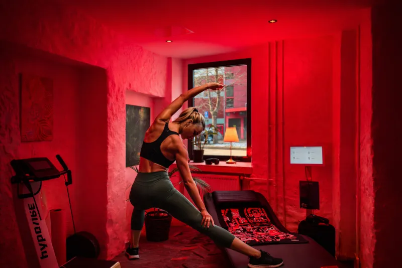 Red light therapy room at Hololife